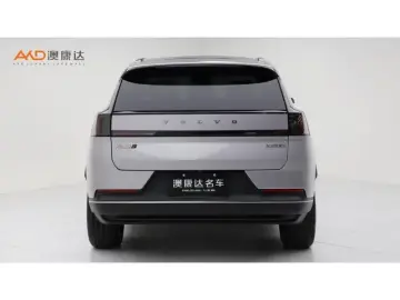 2026 Volvo XC70 с пробегом 1 200 км