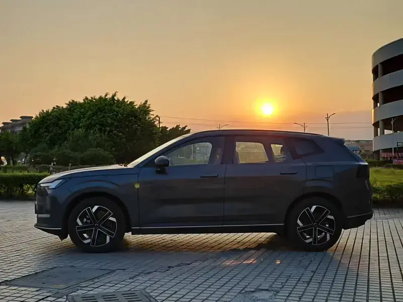 2026 Volvo XC70 с пробегом 10 400 км