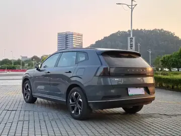 2026 Volvo XC70 с пробегом 10 400 км