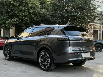2025 Voyah Free с пробегом 18 000 км