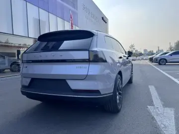 2026 Volvo XC70 с пробегом 100 км