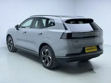 2026 Volvo XC70 с пробегом 13 000 км
