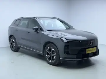 2026 Volvo XC70 с пробегом 12 000 км