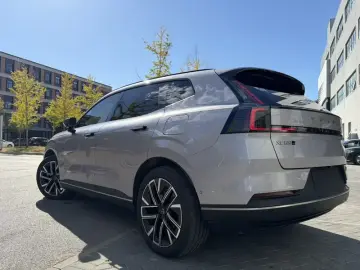 2026 Volvo XC70 с пробегом 8 000 км