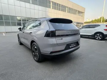 2026 Volvo XC70 с пробегом 7 500 км