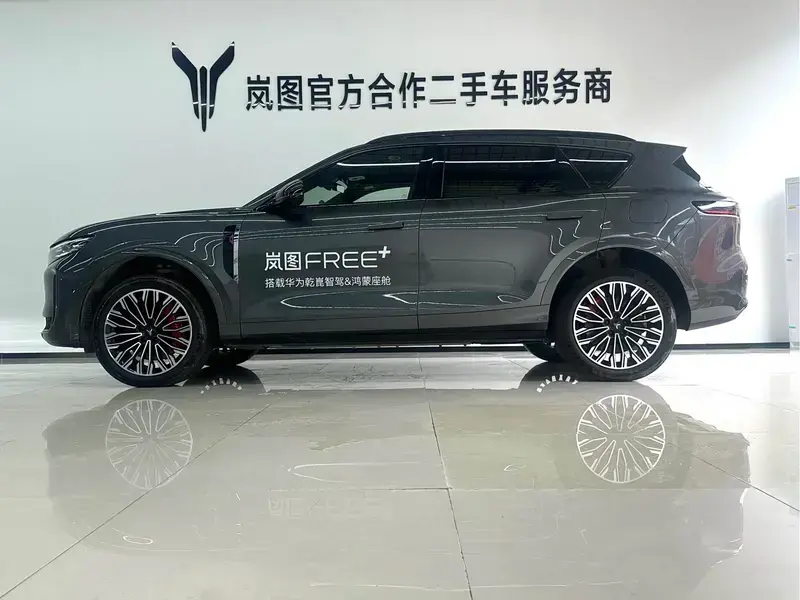 2025 Voyah Free с пробегом 10 300 км