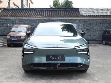 2025 Xpeng G7 с пробегом 10 000 км