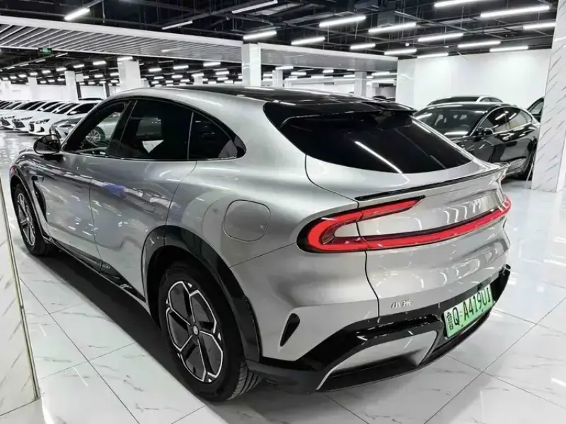 2025 Xiaomi YU7 с пробегом 8 000 км