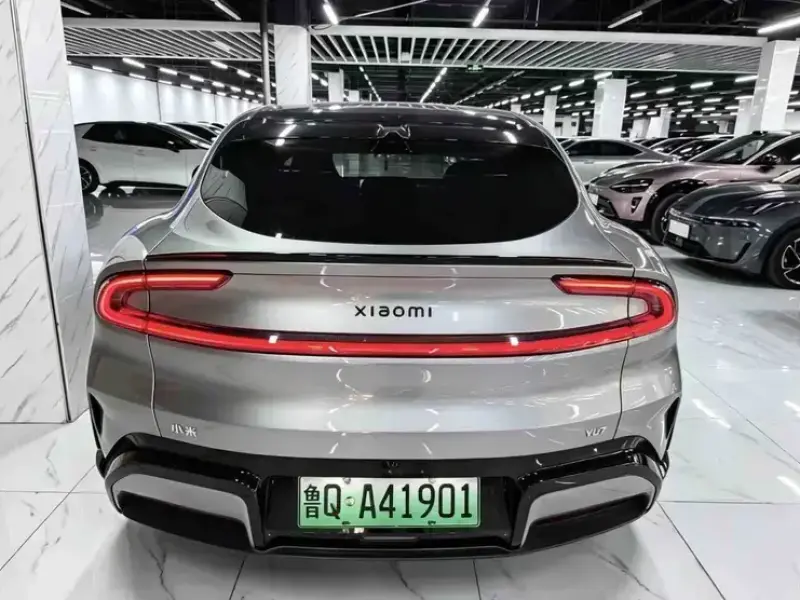 2025 Xiaomi YU7 с пробегом 8 000 км