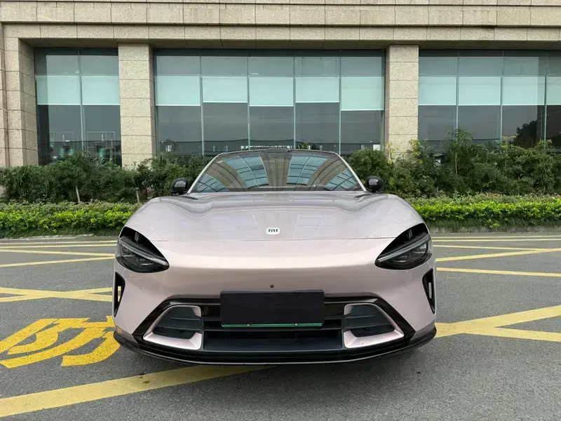 2025 Xiaomi YU7 с пробегом 18 000 км