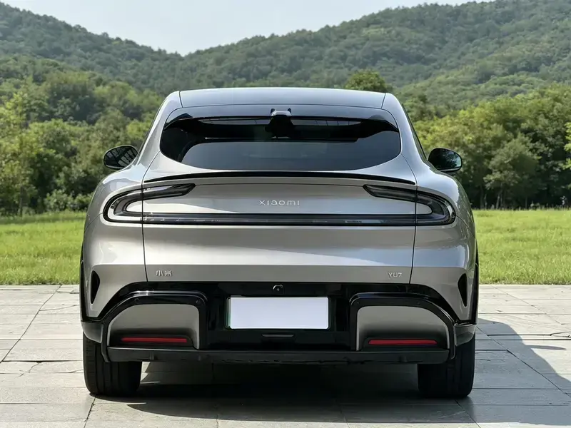 2025 Xiaomi YU7 с пробегом 20 000 км