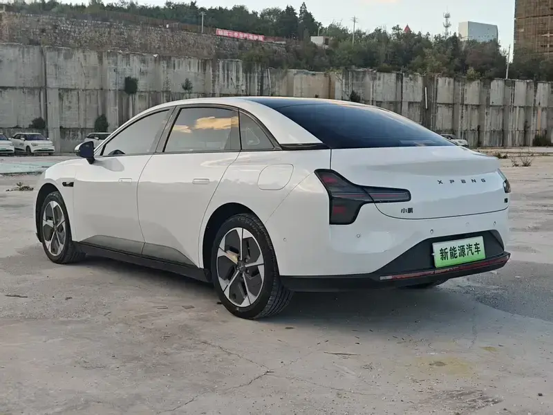 2025 Xpeng Mona M03 с пробегом 70 000 км