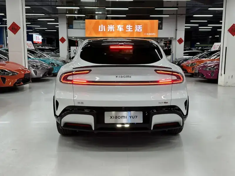 2025 Xiaomi YU7 с пробегом 7 000 км