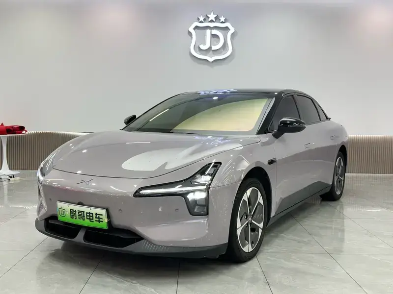 2025 Xpeng Mona M03 с пробегом 8 000 км