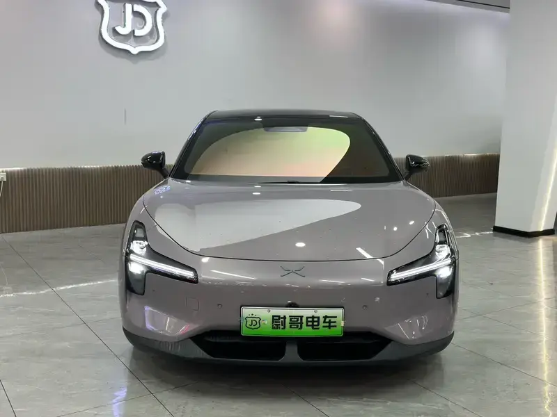 2025 Xpeng Mona M03 с пробегом 8 000 км