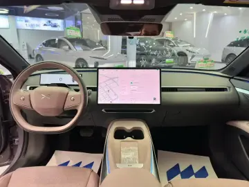 2025 Xpeng Mona M03 с пробегом 8 000 км