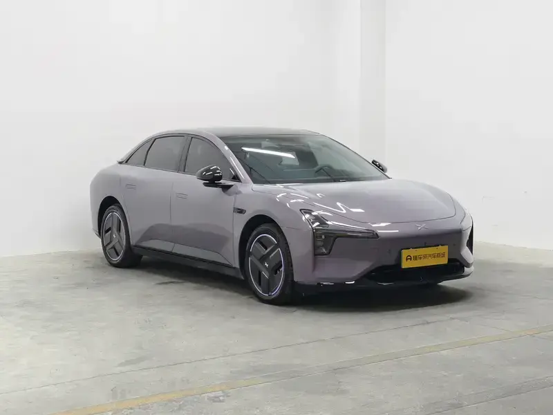 2026 Xpeng Mona M03 с пробегом 900 км