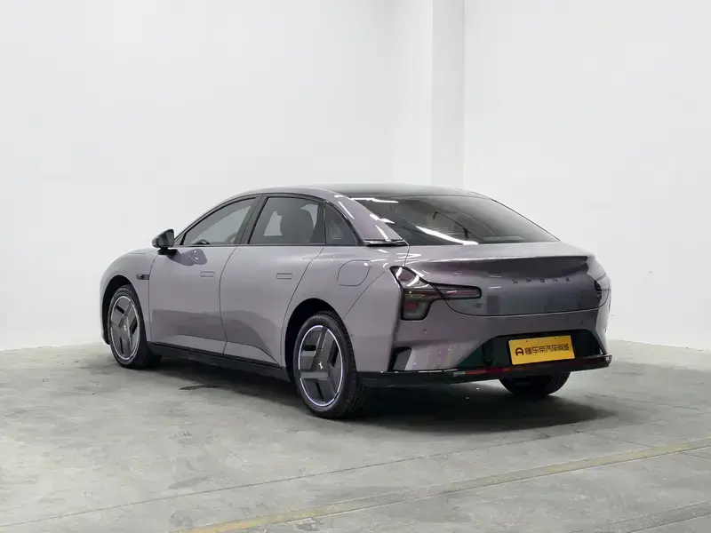 2026 Xpeng Mona M03 с пробегом 900 км