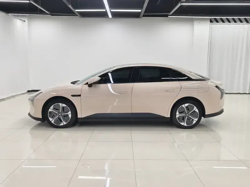 2024 Xpeng Mona M03 с пробегом 10 800 км