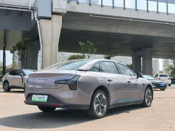 2026 Xpeng Mona M03 с пробегом 6 000 км