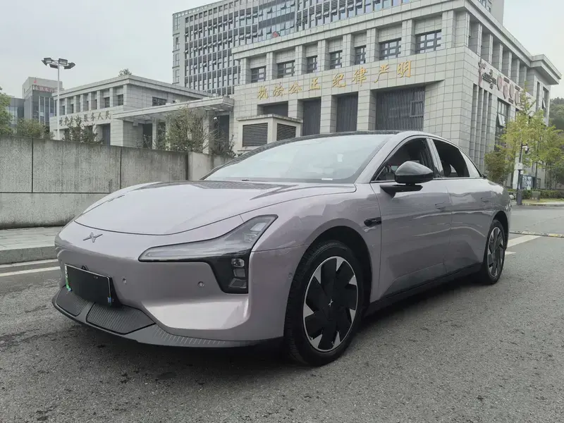 2025 Xpeng Mona M03 с пробегом 8 400 км