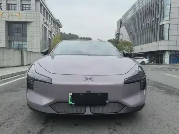 2025 Xpeng Mona M03 с пробегом 8 400 км