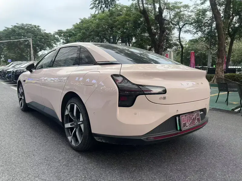 2024 Xpeng Mona M03 с пробегом 31 000 км