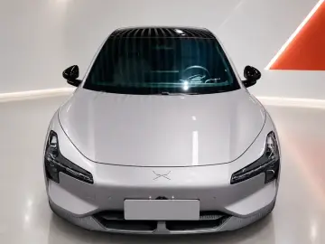 2025 Xpeng Mona M03 с пробегом 12 000 км