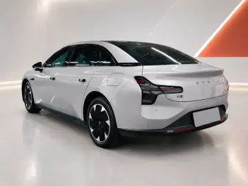 2025 Xpeng Mona M03 с пробегом 12 000 км