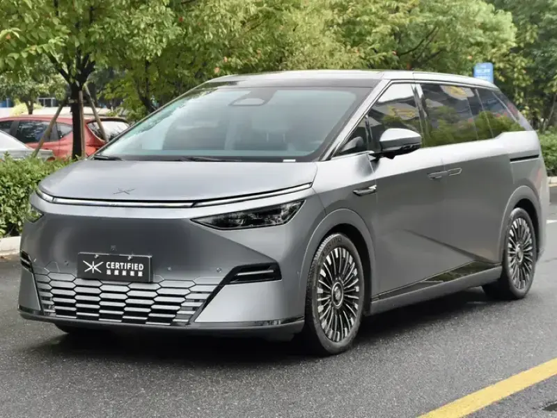 2025 Xpeng X9 с пробегом 36 900 км