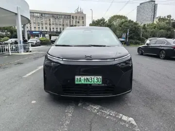 2026 Xpeng X9 с пробегом 9 000 км