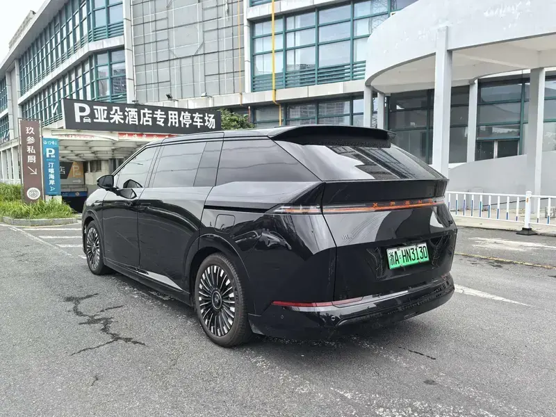 2026 Xpeng X9 с пробегом 9 000 км