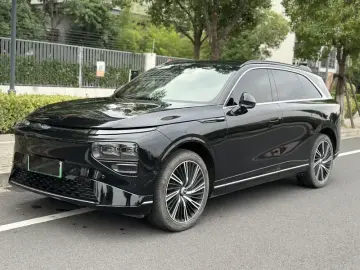 2024 Xpeng G9 с пробегом 48 000 км