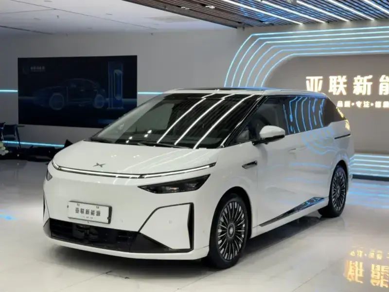 2026 Xpeng X9 с пробегом 11 000 км