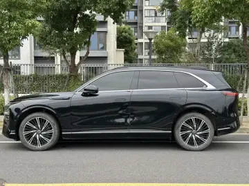 2024 Xpeng G9 с пробегом 48 000 км