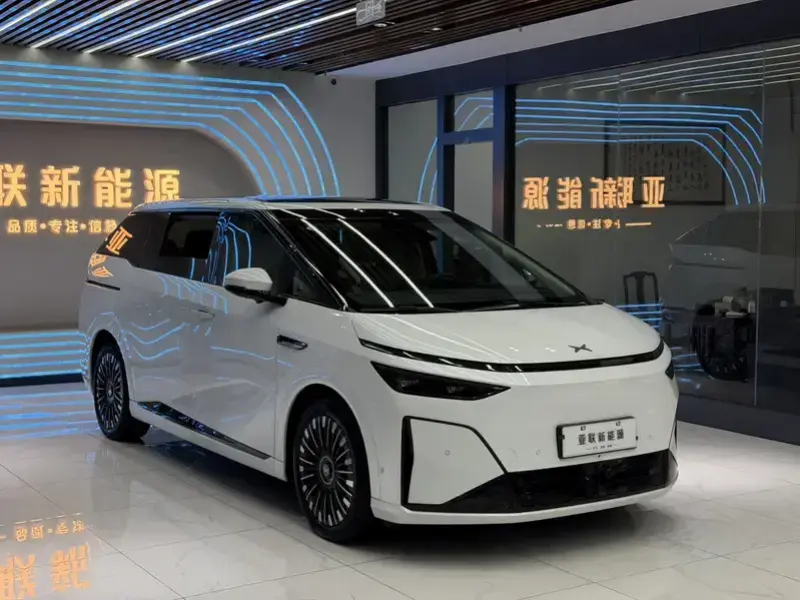 2026 Xpeng X9 с пробегом 11 000 км