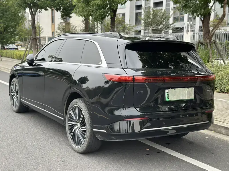 2024 Xpeng G9 с пробегом 48 000 км