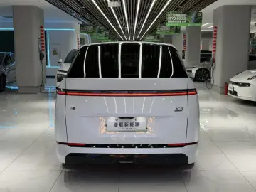 2026 Xpeng X9 с пробегом 11 000 км
