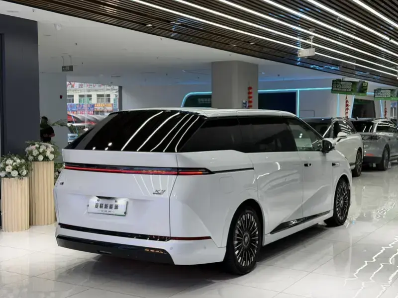 2026 Xpeng X9 с пробегом 11 000 км
