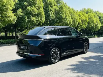 2026 Xpeng X9 с пробегом 16 000 км