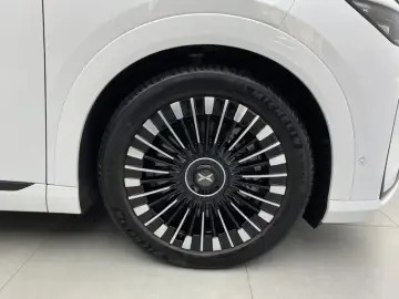 2026 Xpeng X9 с пробегом 5 800 км