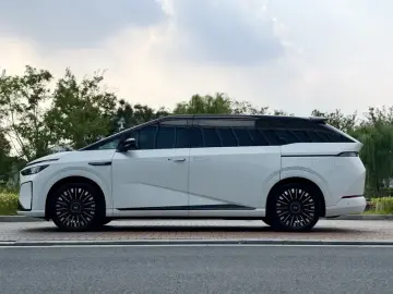 2026 Xpeng X9 с пробегом 17 000 км