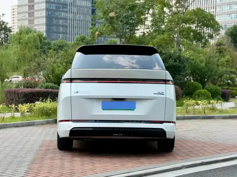 2026 Xpeng X9 с пробегом 17 000 км