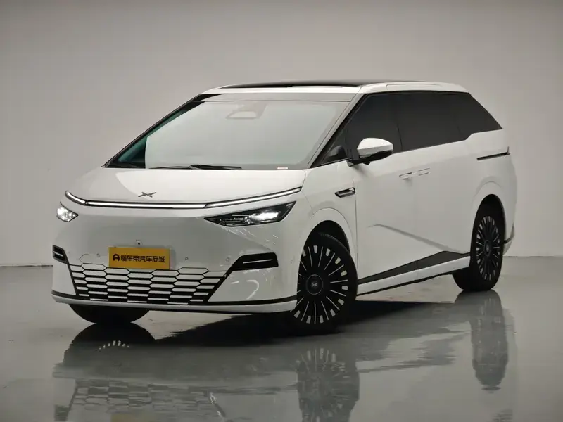 2025 Xpeng X9 с пробегом 16 900 км