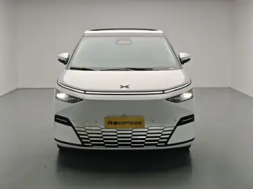 2025 Xpeng X9 с пробегом 16 900 км