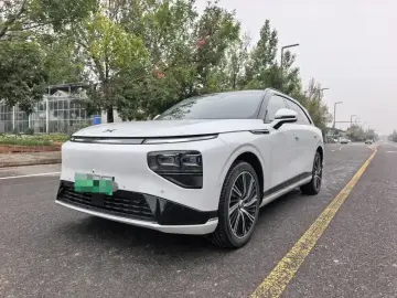 Xpeng G9