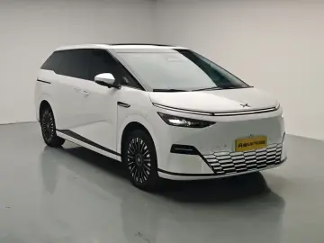 2025 Xpeng X9 с пробегом 16 900 км