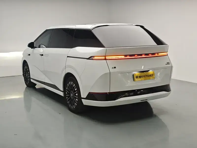 2025 Xpeng X9 с пробегом 16 900 км