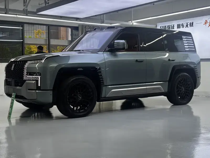 2023 BYD Yangwang U8 с пробегом 59 000 км