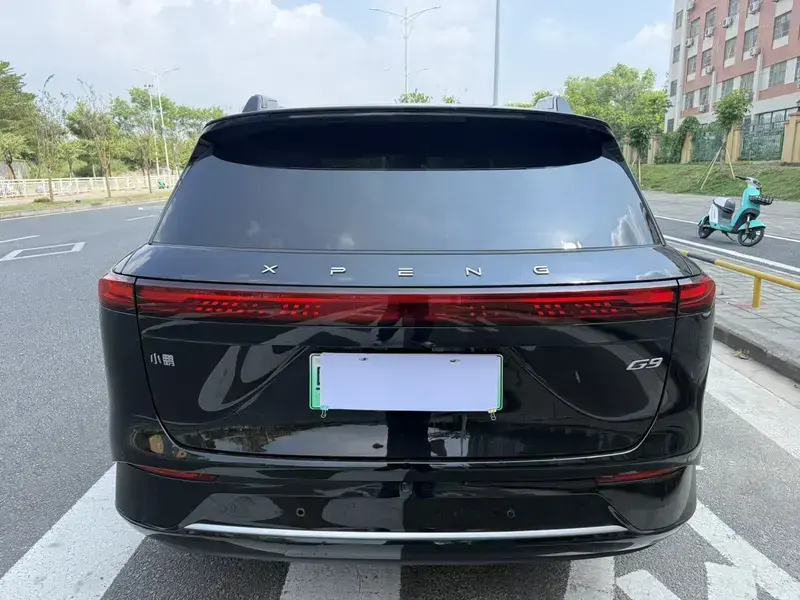 2024 Xpeng G9 с пробегом 49 000 км